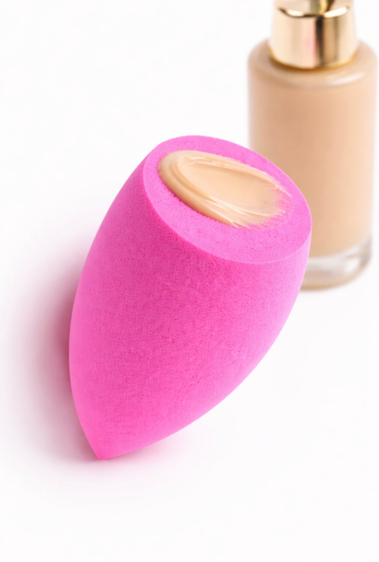 ARIAS Soft Flat-Edge Makeup Sponge